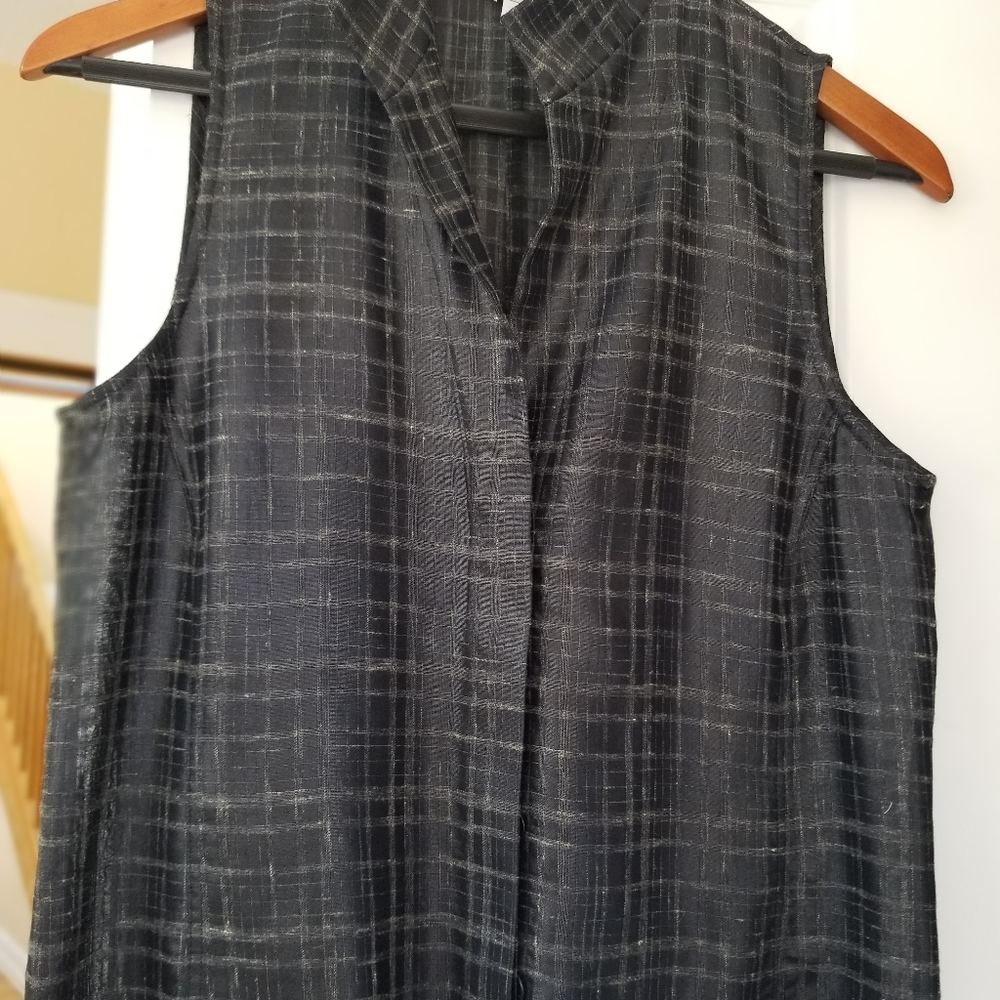 Armani short top